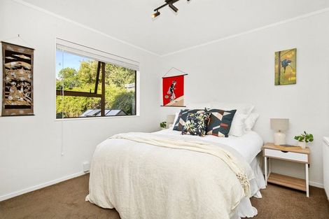 Photo of property in 6 Duval Grove, Tawa, Wellington, 5028