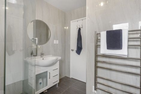 Photo of property in 4 Baronie Court, Half Moon Bay, Auckland, 2012