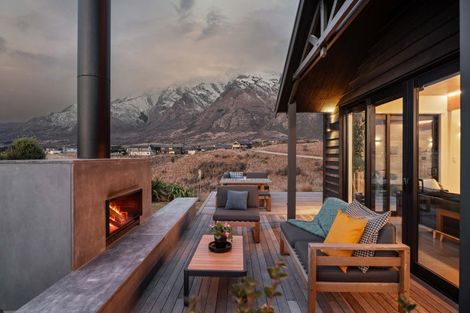 Photo of property in 28 Falconer Rise, Jacks Point, Queenstown, 9371