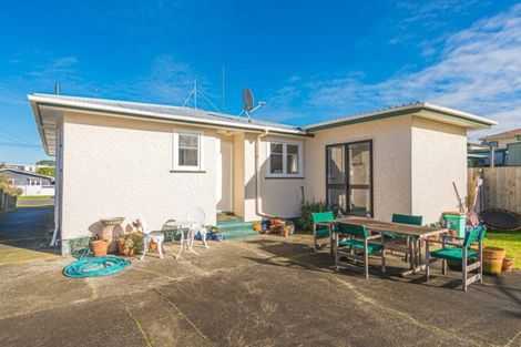 Photo of property in 188 Cornfoot Street, Castlecliff, Whanganui, 4501