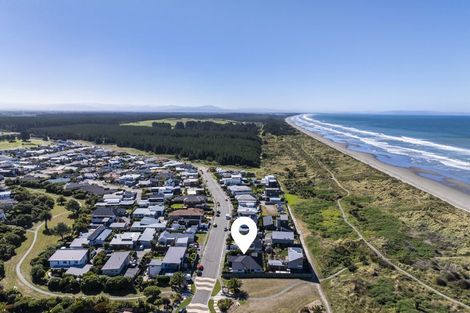 Photo of property in 86 Aston Drive, Waimairi Beach, Christchurch, 8083