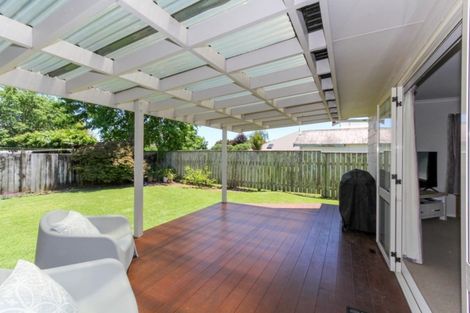 Photo of property in 18 Veale Road, Frankleigh Park, New Plymouth, 4310