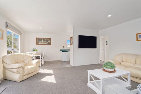 Photo of property in 17 Martin Place, Cooks Beach, Whitianga, 3591