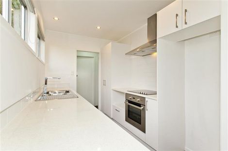 Photo of property in 1/8 Rewi Street, Torbay, Auckland, 0630