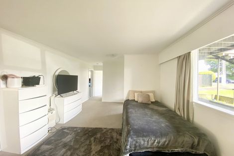 Photo of property in 27 Seaforth Avenue, Mangere Bridge, Auckland, 2022