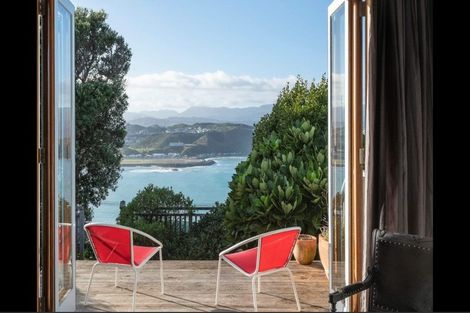 Photo of property in 28 View Road, Houghton Bay, Wellington, 6023