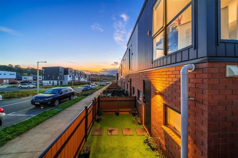 Photo of property in 4 Treeline Lane, Flat Bush, Auckland, 2019