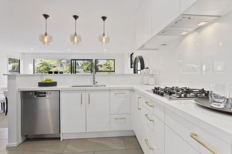 Photo of property in 2/15d Verran Road, Birkenhead, Auckland, 0626