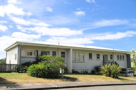 Photo of property in 9 Southern Cross Crescent, Island Bay, Wellington, 6023