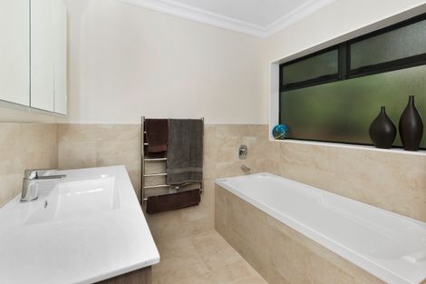 Photo of property in 159d Portsmouth Road, Bombay, 2675