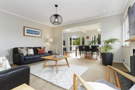 Photo of property in 18 Glade Place, Birkenhead, Auckland, 0626