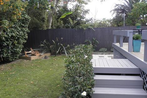 Photo of property in 1/4 Sydney Street, Hauraki, Auckland, 0622