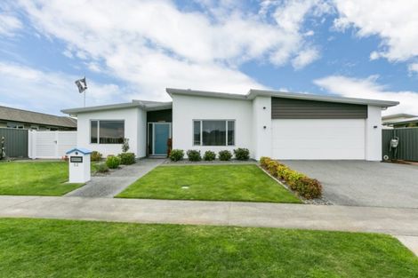 Photo of property in 52 Orotu Drive, Poraiti, Napier, 4112