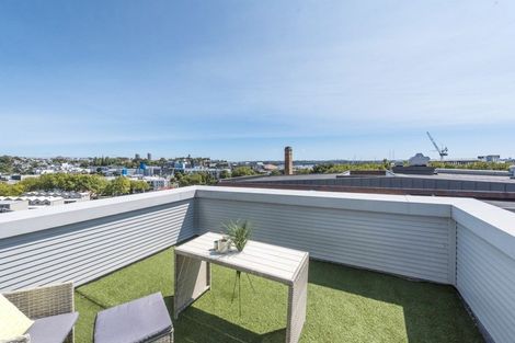 Photo of property in 33 Sale Street, Cockle Bay, Auckland, 2014