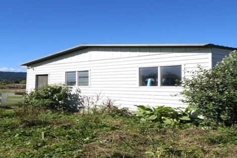 Photo of property in 156 Arapaepae Road, Levin, 5510