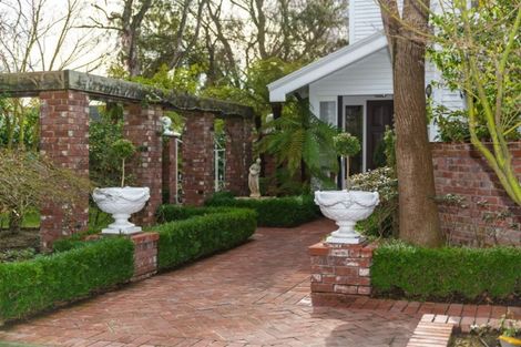 Photo of property in Chilcombe Homestead, 4 Medbury Terrace, Fendalton, Christchurch, 8041