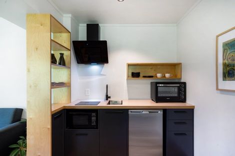 Photo of property in 35 Burns Road, Hospital Hill, Napier, 4110