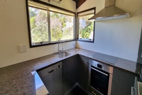 Photo of property in 9 Menear Lane, Hillcrest, Auckland, 0627