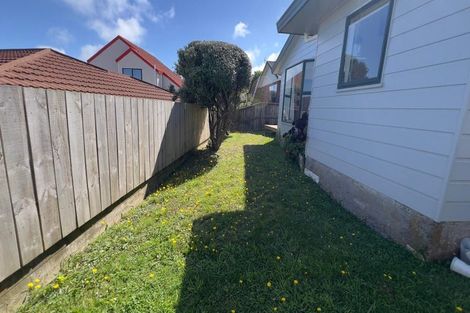 Photo of property in 8a Kentwood Drive, Woodridge, Wellington, 6037