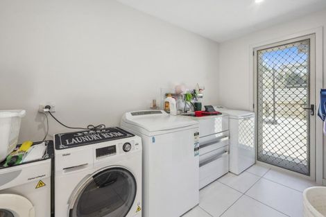 Photo of property in 28 Magnolia Rise, Waipahihi, Taupo, 3330