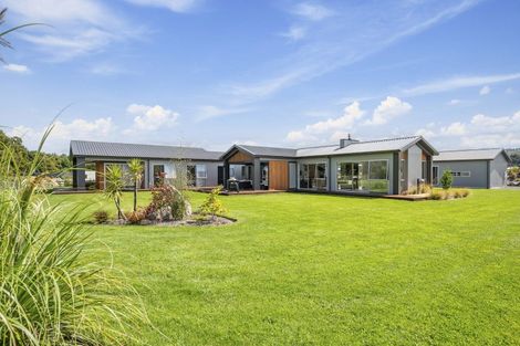 Photo of property in 20 Lancewood Way, Kinloch, Taupo, 3377