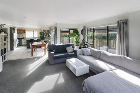 Photo of property in 6a Marjory Close, Broadmeadows, Wellington, 6035