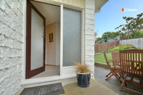 Photo of property in 35 Pioneer Crescent, Helensburgh, Dunedin, 9010