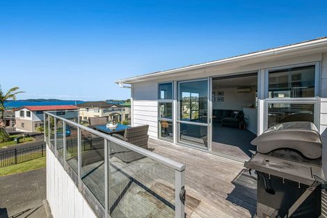 Photo of property in 4 Ngatira Place, Snells Beach, 0920