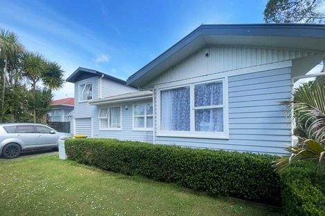 Photo of property in 17 Blanes Road, Weymouth, Auckland, 2103