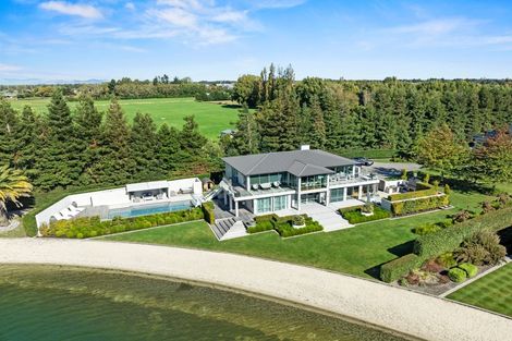 Photo of property in 37 Oakgrove Drive, Rangiora, 7400