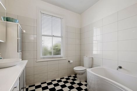 Photo of property in 1 Arawa Avenue, Devonport, Auckland, 0624