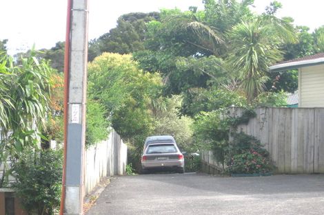 Photo of property in 2/33 Neal Avenue, Glenfield, Auckland, 0629