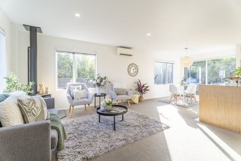 Photo of property in 13 Wakely Road, Newlands, Wellington, 6037