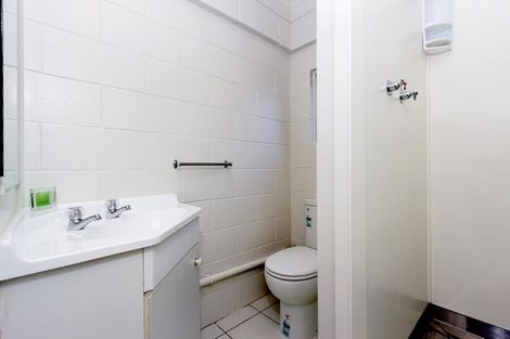 Photo of property in 36 Cron Avenue, Te Atatu South, Auckland, 0610