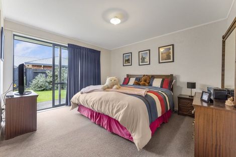 Photo of property in 47 Meridian Grove, Kelvin Grove, Palmerston North, 4414
