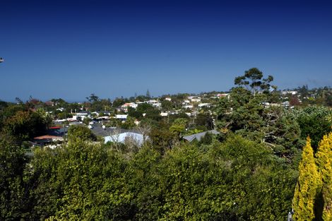 Photo of property in 20 Tauhara Street, Green Bay, Auckland, 0604