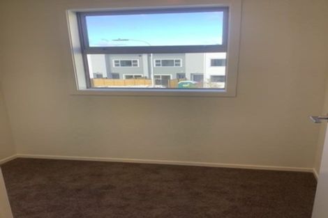Photo of property in 21 Mcgrath Way, Taita, Lower Hutt, 5011