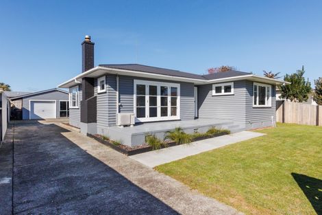 Photo of property in 12 Galway Avenue, Hokowhitu, Palmerston North, 4410