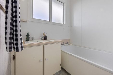 Photo of property in 13 Albert Street, Hawera, 4610