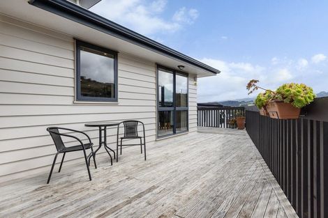 Photo of property in 17 Endeavour Drive, Whitby, Porirua, 5024