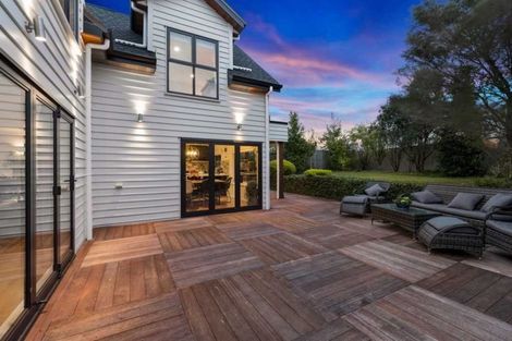 Photo of property in 1 Hugh Drive, Pinehill, Auckland, 0632