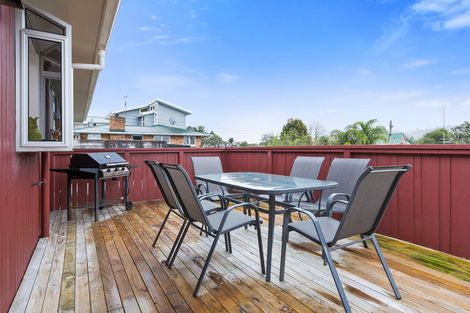 Photo of property in 17 Woodvale Road, Glen Eden, Auckland, 0602