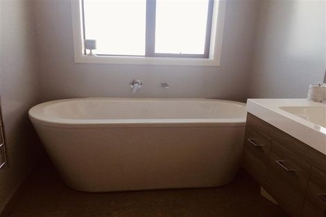 Photo of property in 5 Les Wakefield Road, Mapua, 7005