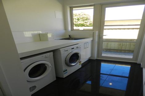 Photo of property in 92 Palmers Road, New Brighton, Christchurch, 8083