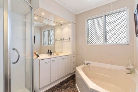 Photo of property in 20 Newham Place, Henderson, Auckland, 0612