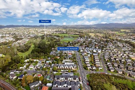 Photo of property in 3/1 Benita Place, Sunnyvale, Auckland, 0612