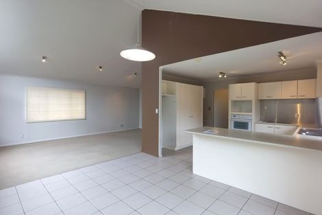 Photo of property in 1/33 Ben Nevis Place, Northpark, Auckland, 2013