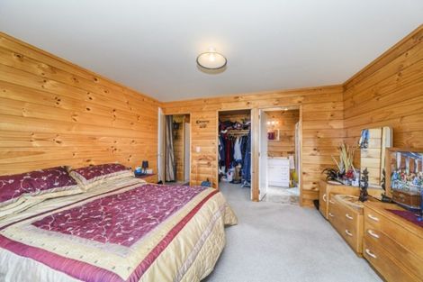 Photo of property in 7 Logan Way, Kelvin Grove, Palmerston North, 4414