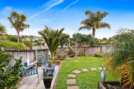 Photo of property in 27 Donald Street, Stanmore Bay, Whangaparaoa, 0932
