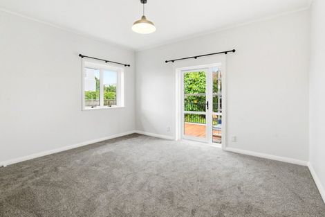 Photo of property in 89 Cambridge Terrace, Waterloo, Lower Hutt, 5011